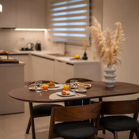 Lakonizein Luxury *