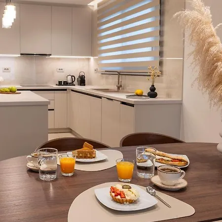 Lakonizein Luxury *