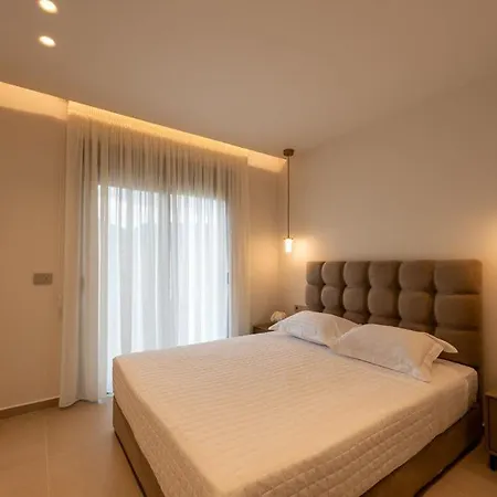 Lakonizein Luxury
