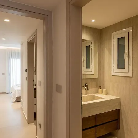 Lakonizein Luxury * Esparta
